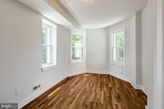 Foto del edificio - 1720 N Marshall St