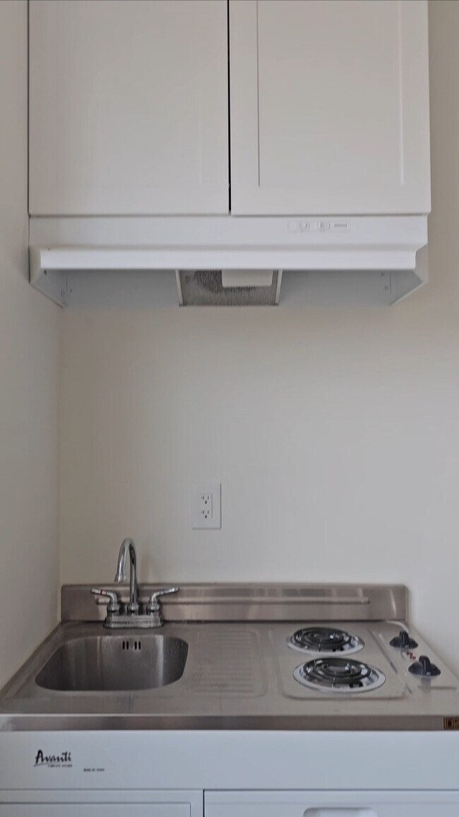 Foto del edificio - Crestwood Tower Apartments