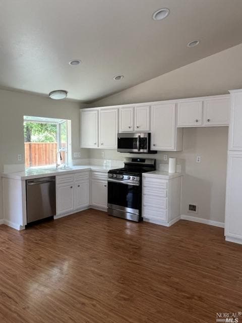Building Photo - 950 Ventana Dr