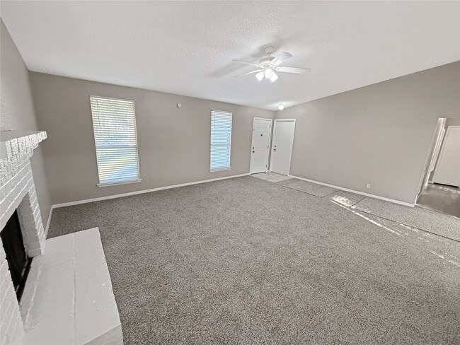 Foto del edificio - 14411 Cypress Leaf Dr