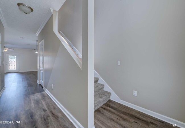 Foto del edificio - 6440 Summer Oak Dr