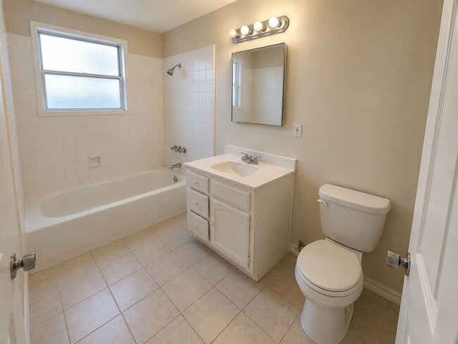 Foto del edificio - 9310 Holmes Ave