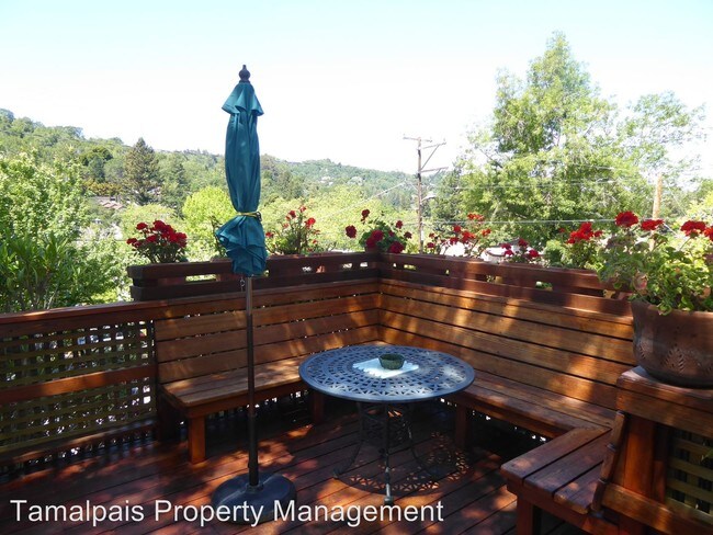 Foto del edificio - 3 br, 2 bath House - 21 Pleasant Lane