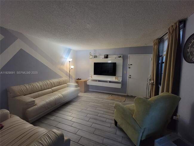 Foto del edificio - 1796 NW 55th Ave