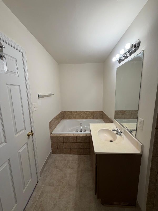Foto del edificio - 8707 Farnham Way