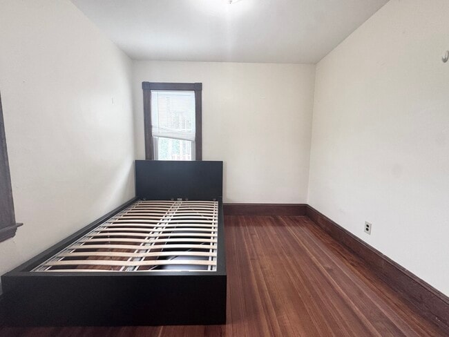 Building Photo - 57 Dimick St