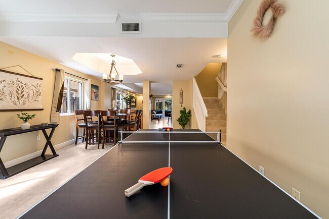 Building Photo - 1721 SW 23rd St