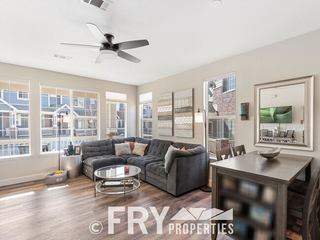 Foto del edificio - Beautiful Townhome in a Great Location