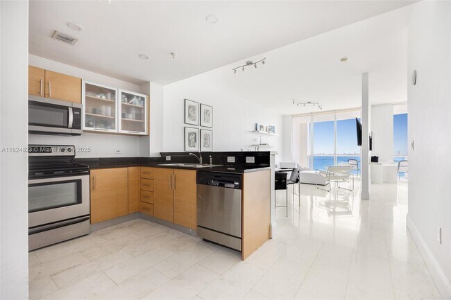 Foto del edificio - 725 NE 22nd St