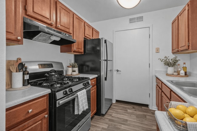 Building Photo - Canton Club Apartments - Canton, MI