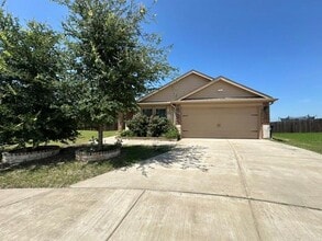 Building Photo - 1202 Meadow Wood Ct
