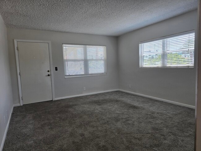 Building Photo - 3915 S Flagler Dr