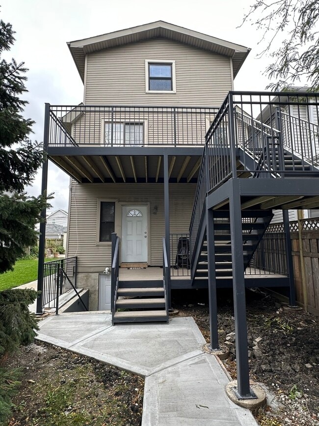 Building Photo - 2152 N Kostner Ave