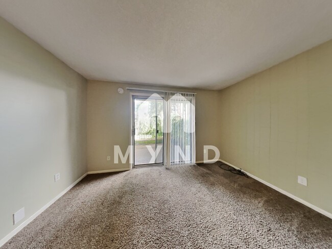 Building Photo - 707 NE 108th Ave
