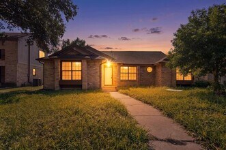 Building Photo - 3305 Bucknell Dr