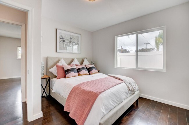 Foto del edificio - 5091 Roscrea Ave