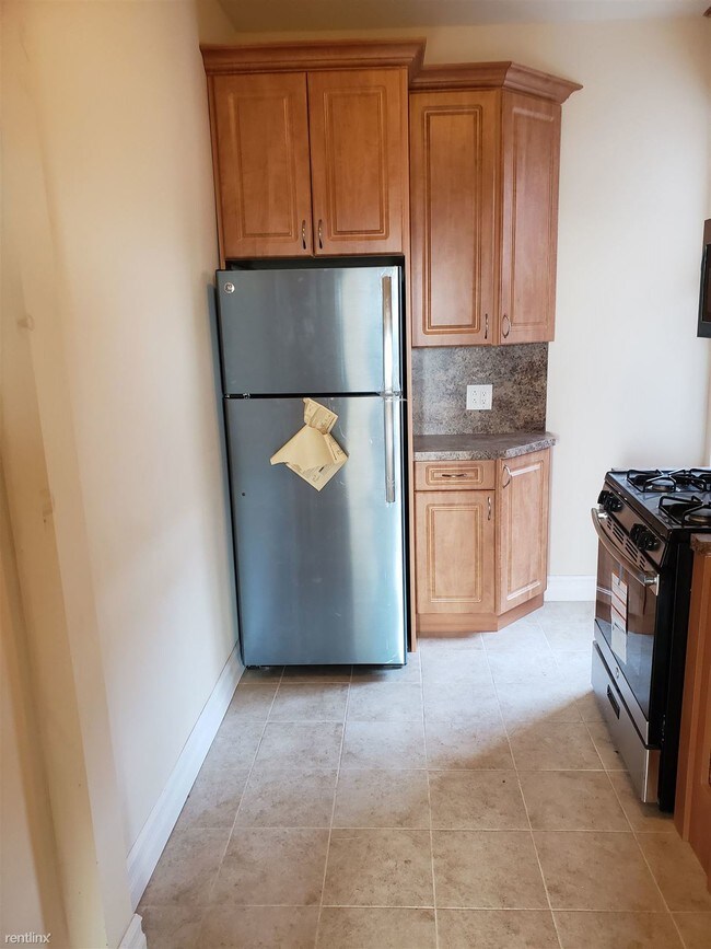 Building Photo - 3 br, 1 bath Apartment - 1947 65th St