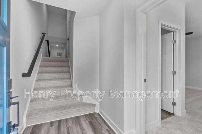 Foto del edificio - 1329 Channing Park Cir
