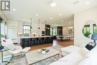 Building Photo - 57 Victoria St