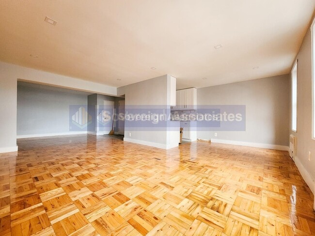 Building Photo - 525-527 Riverdale Avenue