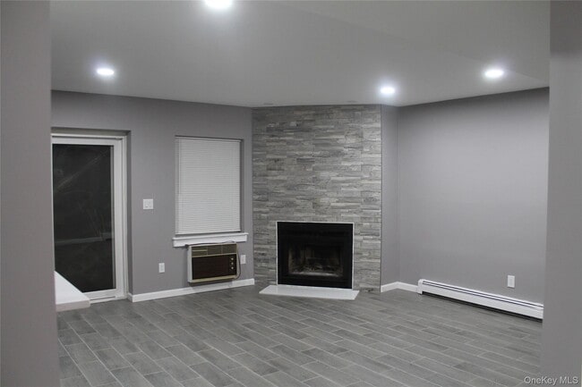 Building Photo - 12 Lexington Hills Rd