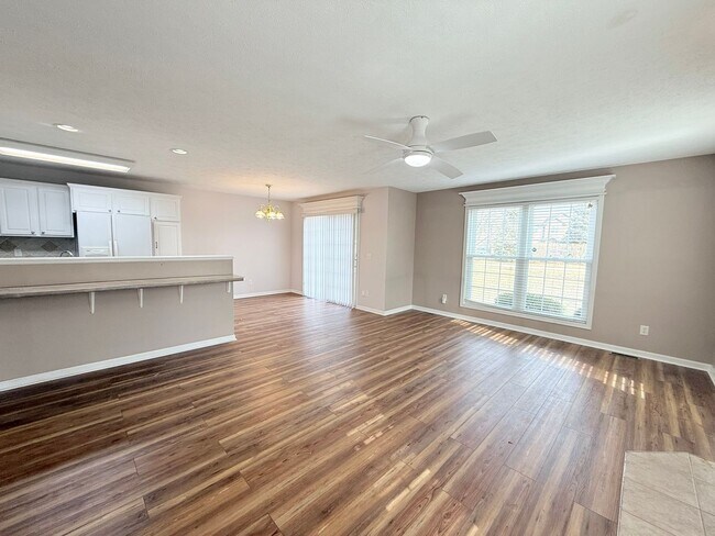 Foto del edificio - Incredible 3 bed, 3.5 bath with EV Charging Port!