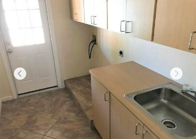 Building Photo - 3002 W Larkspur Dr