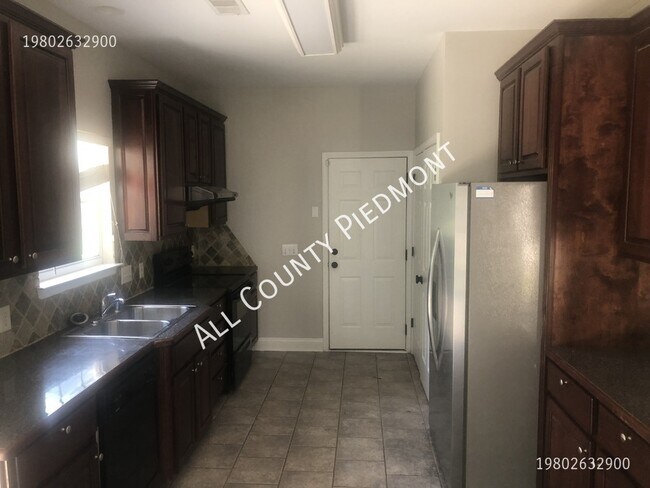 Foto del edificio - 13214 Meadowmere Rd