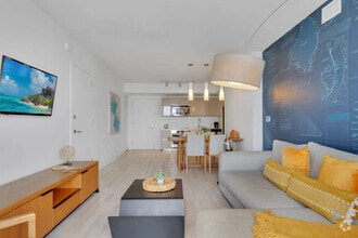 Building Photo - 2602 E Hallandale Beach Blvd