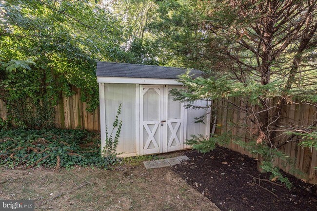 Building Photo - 1720 Linwood Pl
