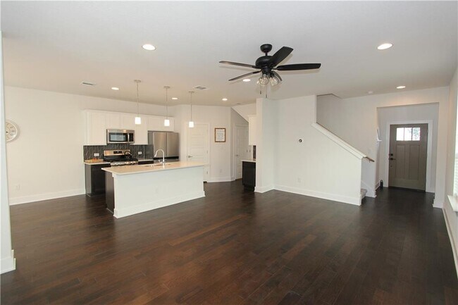 Foto del edificio - 589 Peace Dr