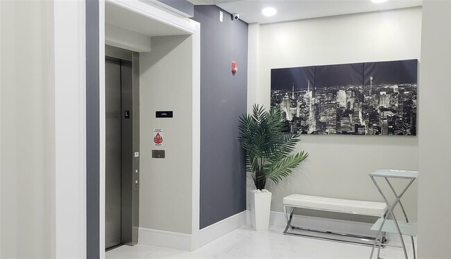 Building Photo - 4710 Park Ave