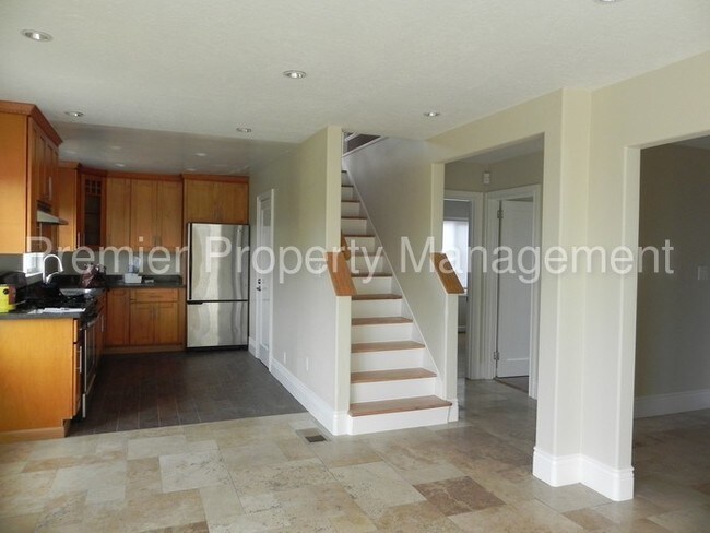 Building Photo - Super Nice Flat Located in San Pablo Hills