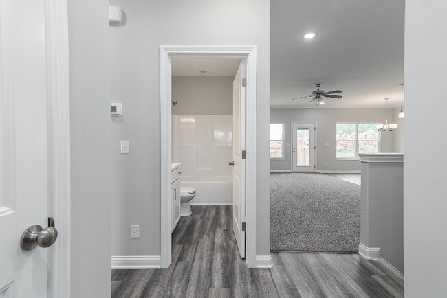 Building Photo - 1460 Poplar Trace Way