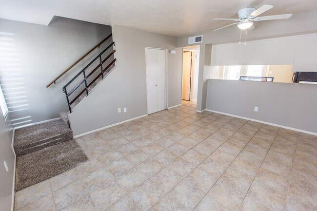 Building Photo - 2841 E Beck Ln