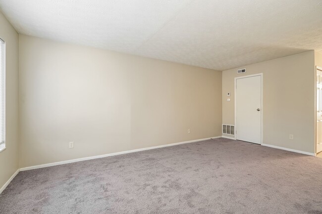 Building Photo - 6274-6280-6280 Cherylbrook Ln