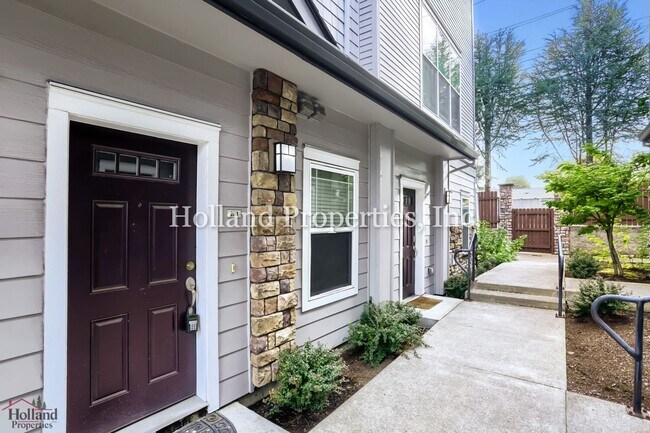Building Photo - 10882 NE Red Wing Way