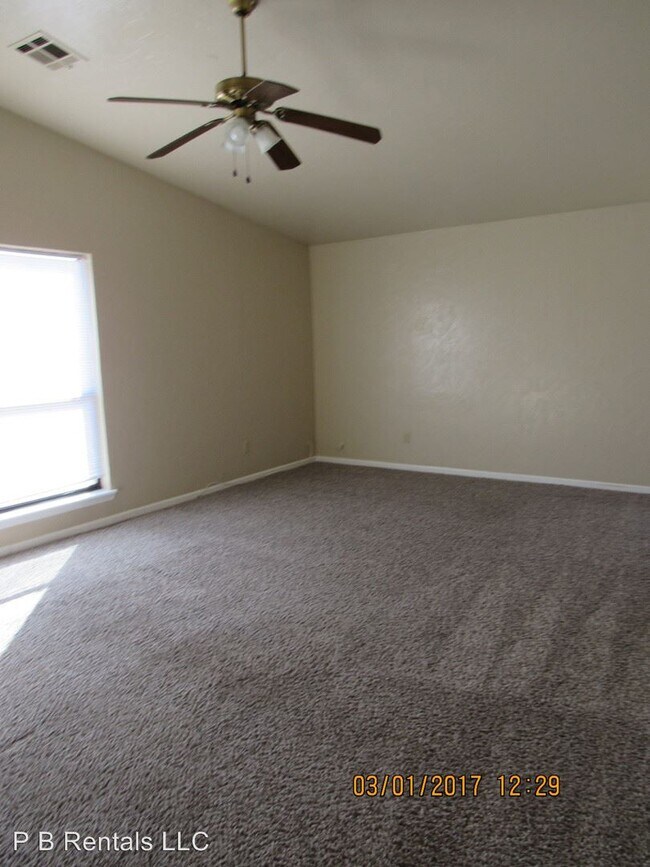 Foto del edificio - 3 br, 1.5 bath House - 608 SW 62nd Street