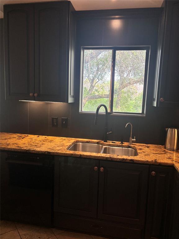 Building Photo - 338 Sailmaster St