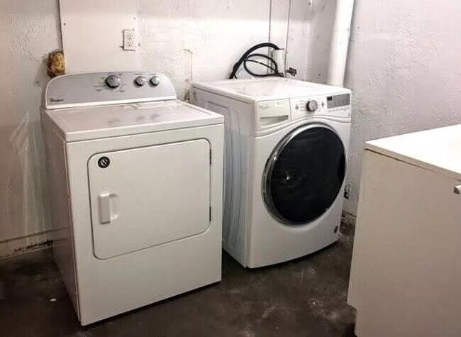 laundry room is adjcent to your garge - 620 S Young St