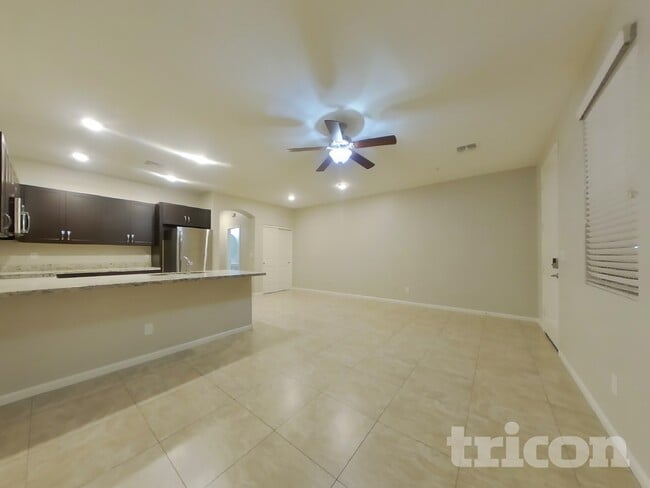 Foto del edificio - 12575 W Gentle Rain Rd