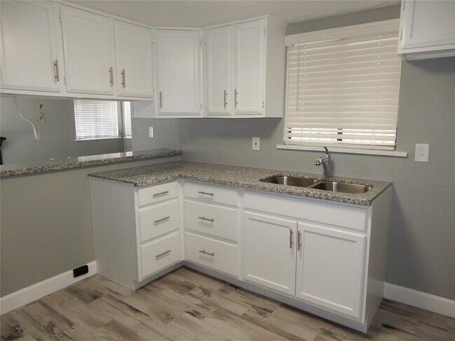 Building Photo - 26612 Quail Ct