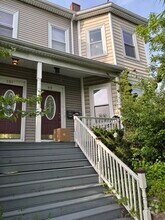Building Photo - 99 Fellsway W