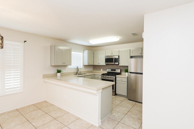 Foto del edificio - 9813 Sandhill Dr