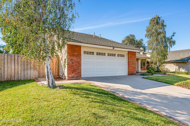 Building Photo - 462 Raindance St