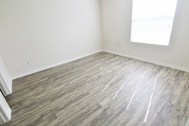 Building Photo - 9947 Crystal Valley Way