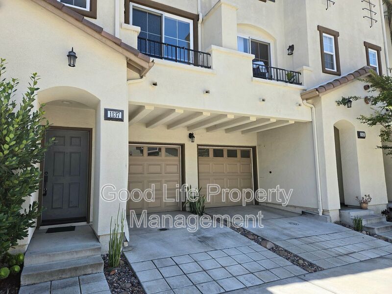Primary Photo - 1137 Terracina Ln