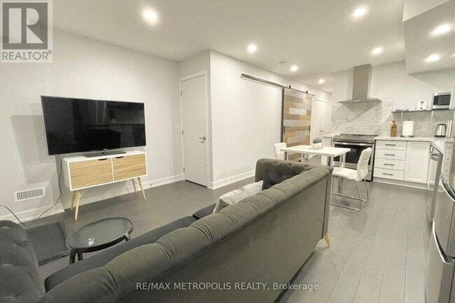 Building Photo - 27 Thornton Ave