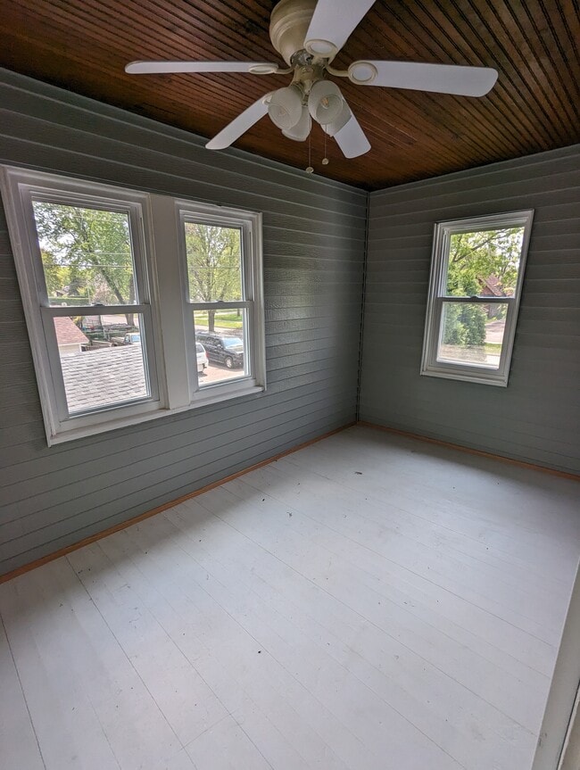 Building Photo - 519 Carson St