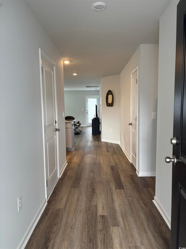 Foto del edificio - 73 Cpe Pt Dr